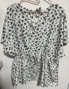 RETRO GIRL Vネック　ぺプラムシャツのサムネイル