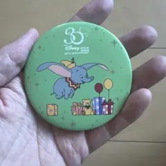 ダンボ　缶バッジ　ディズニーストア30周年