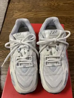 New Balance 725 ホワイト スニーカー