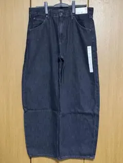 新品タグ付 UNIQLO バギーカーブジーンズ ダークグレー 76のサムネイル