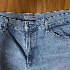 ユニクロ　ストレートデニム大きいサイズ