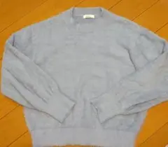 ライトブルーの長袖モヘアセーター