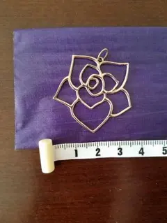 値下げ‼☆agete☆ペンダントヘッド　バラ