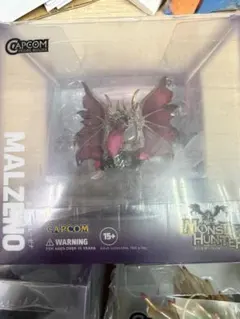 【未開封】大狩猟展期間限定販売　メルゼナ　フィギュア　CFBCUBE【箱難アリ】のサムネイル