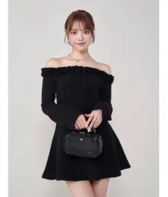 Darichブラックオフショルダーフリルニットワンピース 定価12,000