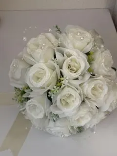 結婚式　ラウンドブーケブートニア付き　バラ　白　ブートニアパールホワイト