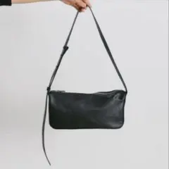 極美品 ear PAPILLONNER ミニスワローマチショルダーバッグ　黒