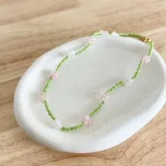 淡色 フラワービーズネックレス｜春カラー グリーン×ピンク ハンドメイド 花