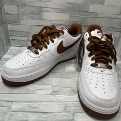 【新品・タグ付き】NIKE　AIR FORCE 1 '07　ホワイト／ブラウン