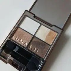 ルナソル ヴィヴィッドクリアアイズ 04