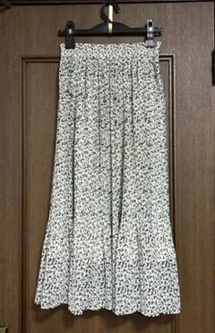 ローリーズファーム　花柄　プリーツスカート