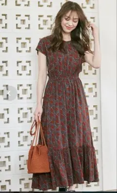 美品　any SiS エニィスィス 総柄ロングワンピース フレンチスリーブ 夏のサムネイル