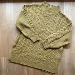 ケーブル編み長袖ニットセーター マスタード