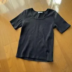 【SPINNS 】黒 半袖 Tシャツ スクエアネックのサムネイル