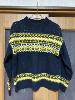 GU ネイビーとイエローのノルディック柄セーター