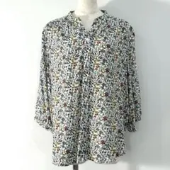 【新品】レーヨン100％ 小花柄ブラウスL〜LL　の方に ボタニカル柄 七分袖