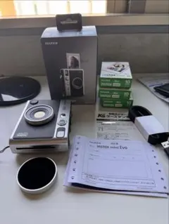 Fujifilm instax mini Evo 本体　フィルム30枚付
