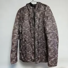 フード付きグレー系ナイロンジャケット