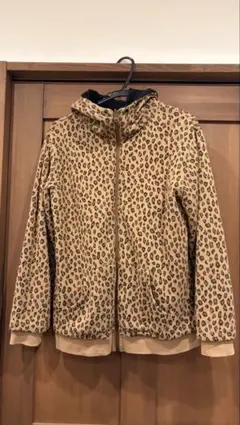 【美品】チャオパニック リバーシブルパーカー 豹柄 レオパード メンズLサイズのサムネイル