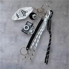 カメラ　じゃらじゃらキーホルダー　ビリヤード　モノトーン　バッグチャーム　韓国