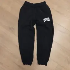 PUMA 黒 スウェットパンツ　140size