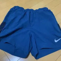 Nike DRI-FIT グリーン ハーフパンツ