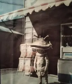 カネゴン　Tシャツ　黒　L〜XＬ　ウルトラマン　怪獣　特撮