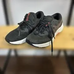 ASICS ランニングシューズ ブラック/レッド