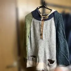 フード付きセーター　Mサイズ