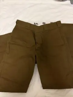 ブラウン チノパン