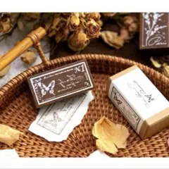 スタンプ❗️ はんこ　蝶々　コラージュ素材　海外　木製　ゴム印　ジャーナル　1個