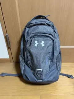 アンダーアーマー　リュック　グレー　UNDER ARMOUR　スポーツバッグ