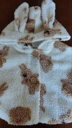 ウサギ耳付きファーポンチョ