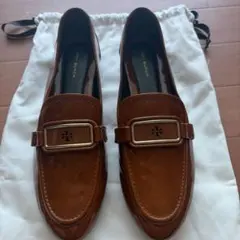 新品未使用　TORY BURCH エナメルローファーのサムネイル