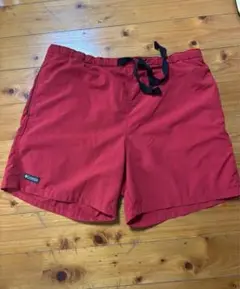 Columbia 赤 ショートパンツ