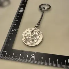 P*X様 昭和レトロ　ビンテージ　100円コイン型キーホルダー