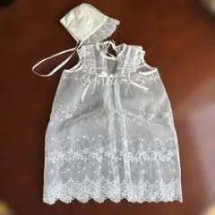 ベビードレス　ホワイト レース装飾 帽子付き
