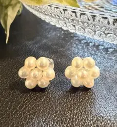 【新品未使用品】無核淡水パール　ピアス　花形　シリコンキャッチ付き　チタン