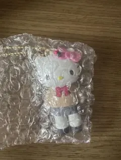 ハローキティ展　シークレットマスコットチャームB 制服