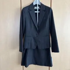 ナチュラルビューティーベーシックダークグレー ストライプ柄 スカートスーツセット