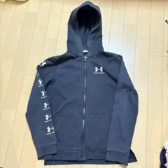 UNDER ARMOUR 黒 パーカー　160cm
