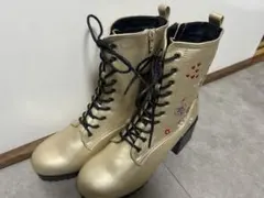 【新品タグ付き】scolar 刺繍厚底ショートブーツ ゴールドのサムネイル