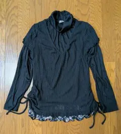 ブラックフリルトップス 長袖