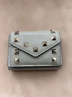 VALENTINO ヴァレンティノ　ロックスタッズ　三つ折り財布のサムネイル