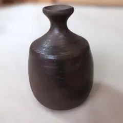 陶器製の一輪挿し