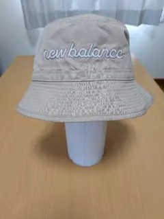 New Balance リバーシブル 　ハット ベージュのサムネイル