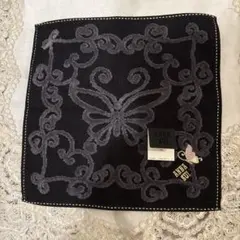 新品！アナスイANNA SUI ★黒地に大きな蝶がオシャレなタオルハンカチ！