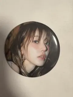 LESSERAFIM サクラ　different ポップアップ 缶バッジ