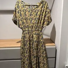 花柄ワンピース