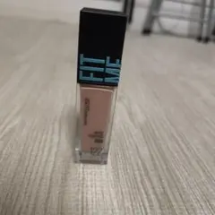 Maybelline Fit Me リキッドファンデーション 122
